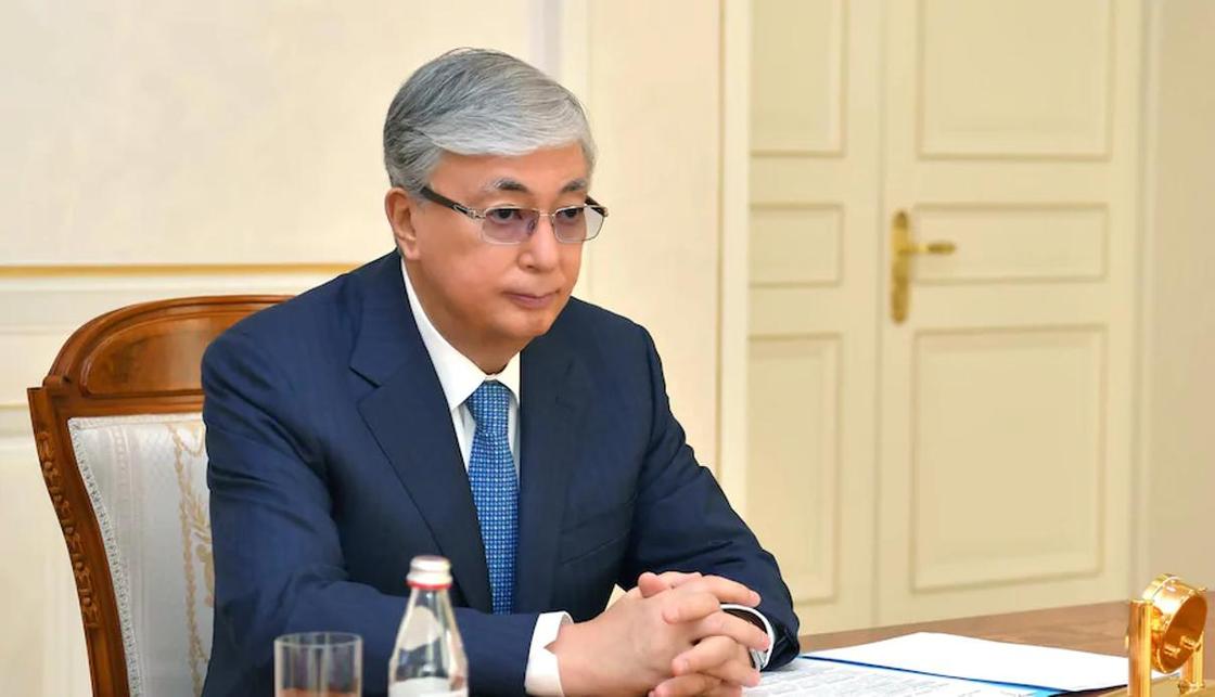 Токаев поручил разобраться с вузами, которые «печатают» дипломы в Казахстане