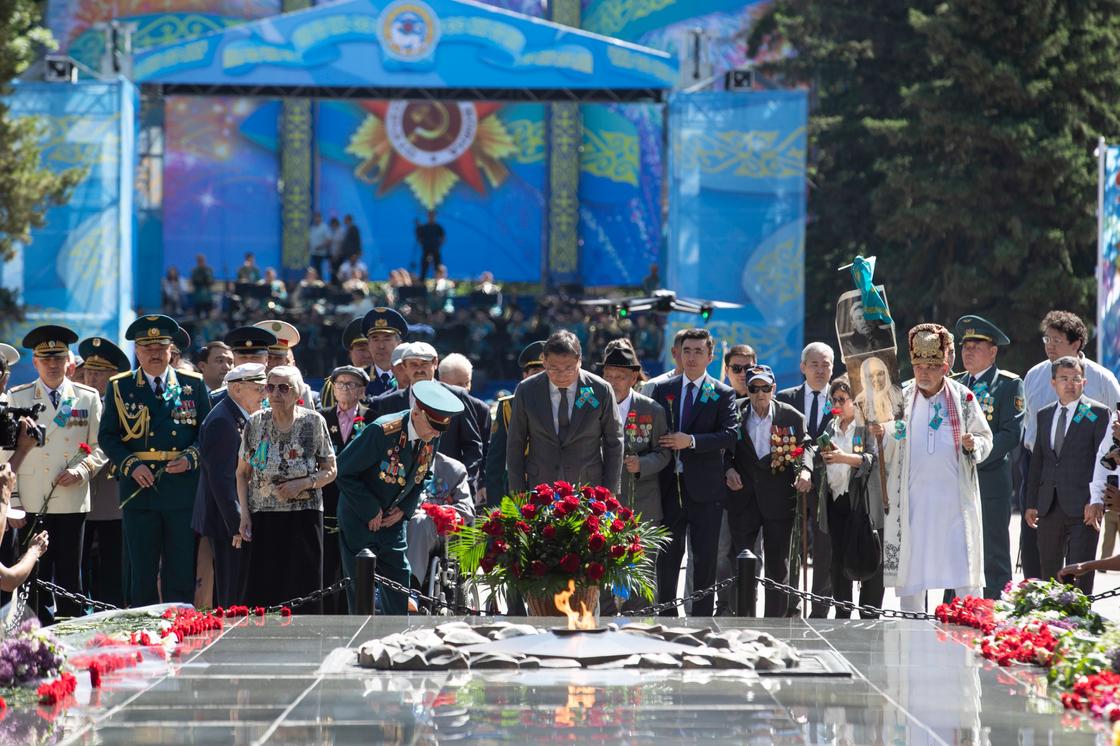 Празднование Дня Победы в Алматы