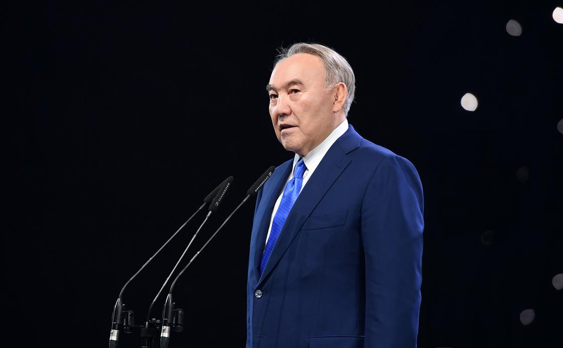 Назарбаев поздравил православных казахстанцев с Пасхой