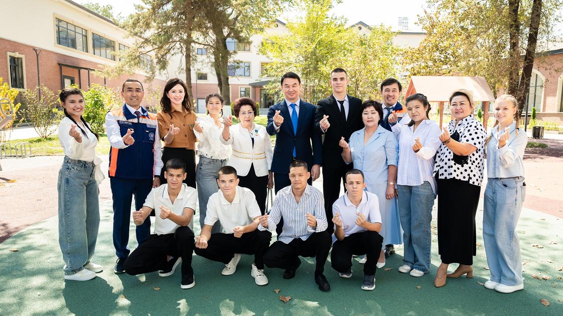 Аким Алматы посетил школу-интернат