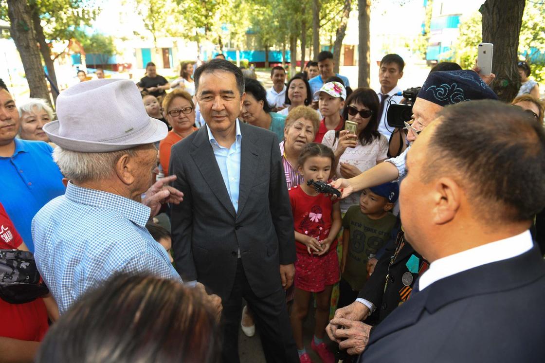 Сагинтаев поручил показывать ему в Алматы "не то, что красиво, а проблемные места"