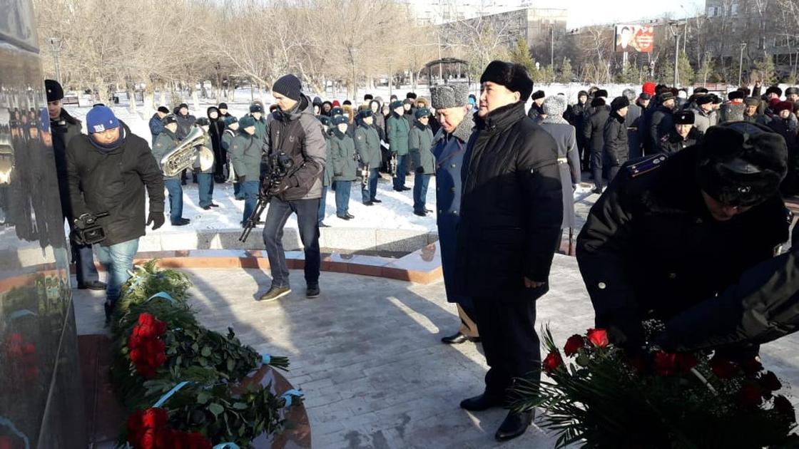 Мемориал погибшим полицейским открыли в Павлодаре