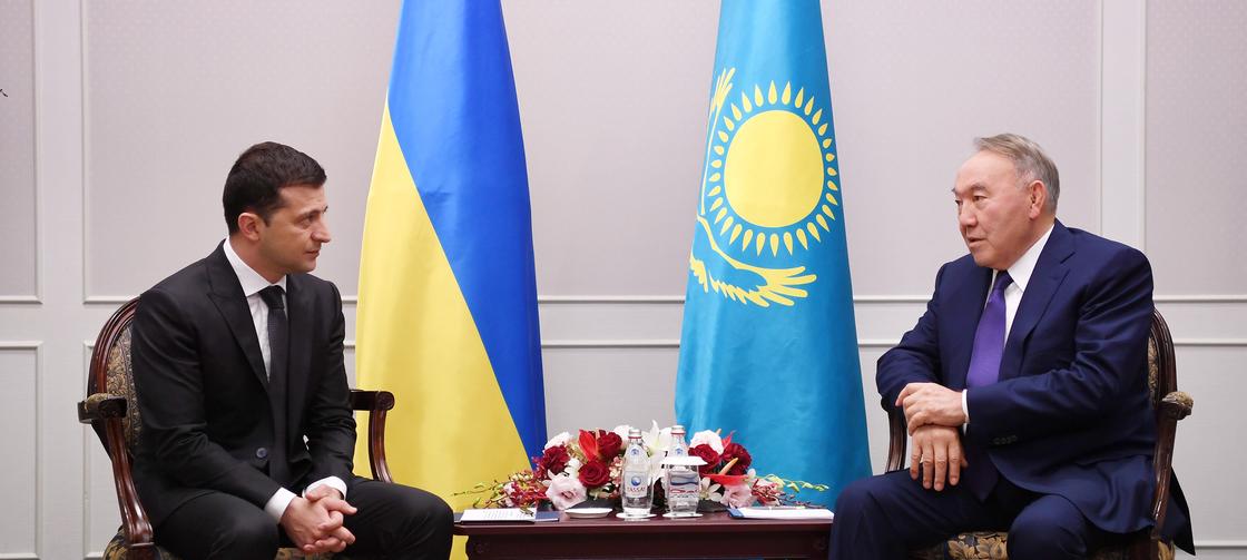 Зеленский пригласил Назарбаева в Украину