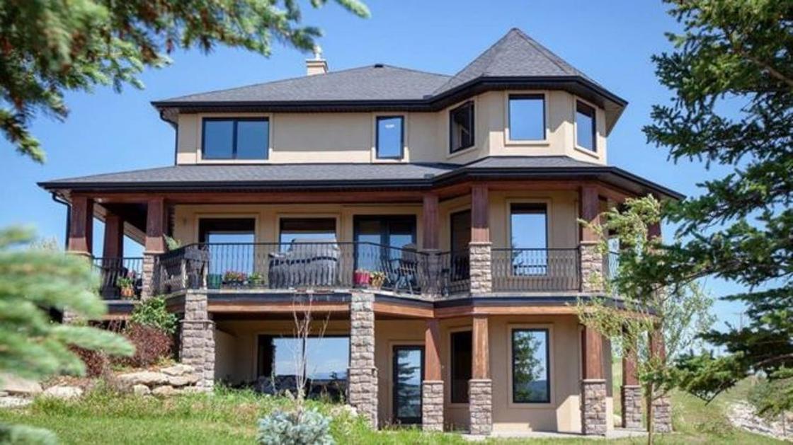 Роскошный дом за 25 долларов и сочинение продается в Канаде (фото)