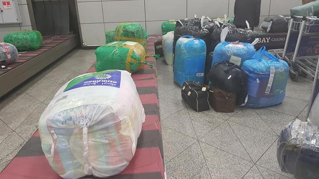 Аэропорт Алматы испытывает коллапс из-за туркменского багажа (фото, видео)
