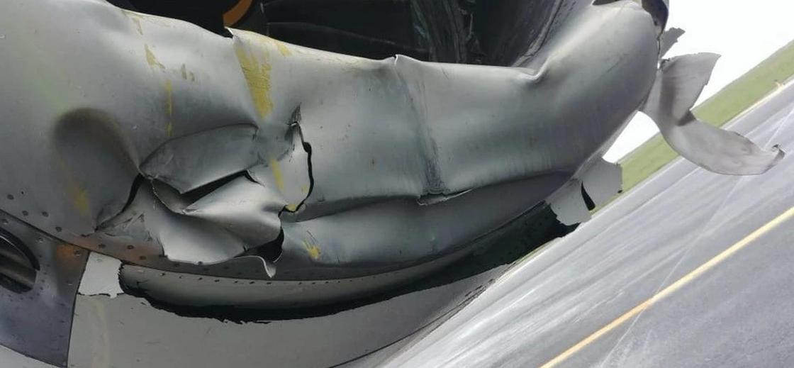 В сети появились фото разбитого двигателя самолета Air Astana
