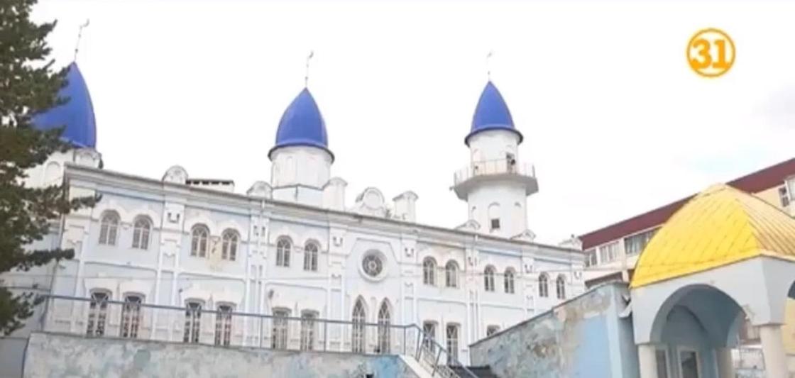 Уникальная мечеть XIX века разрушается в Костанае
