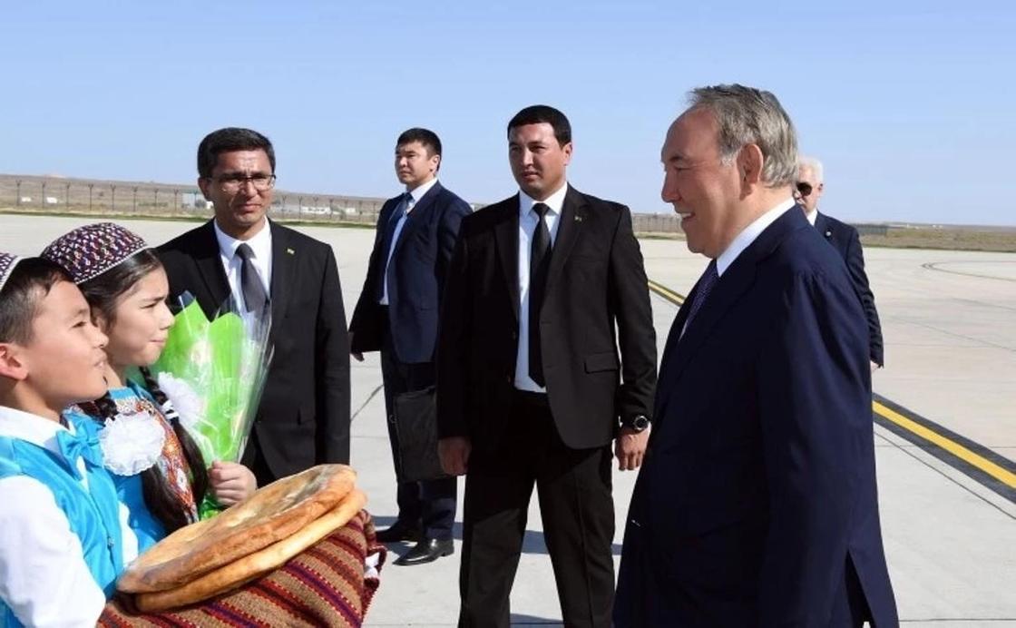 Как Назарбаева встретили в Туркменистане (фото)