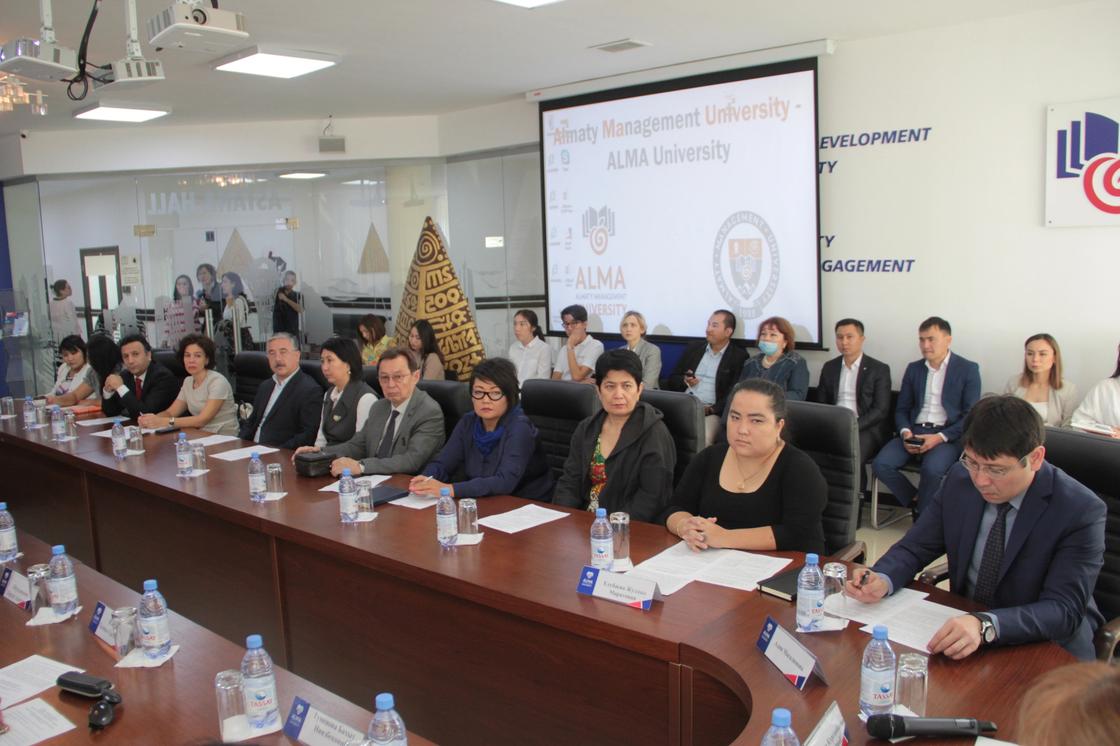 Вузы Алматы начнут обучать студентов служению обществу