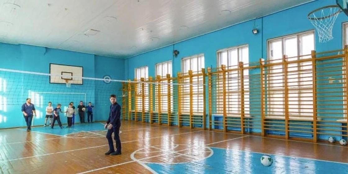 Учитель физкультуры обматерил школьника в Карагандинской области