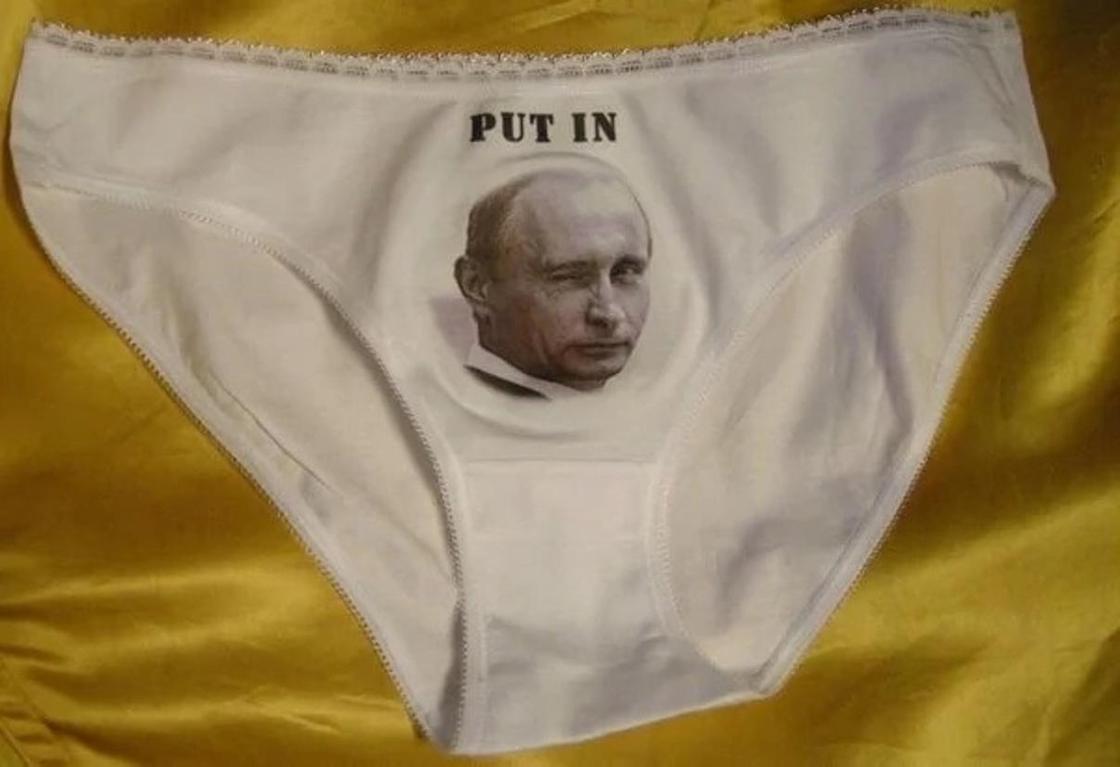 Трусы и ботинки с изображением Путина предложили его фанатам Трусы и ботинки с изображением Путина предложили его фанатам