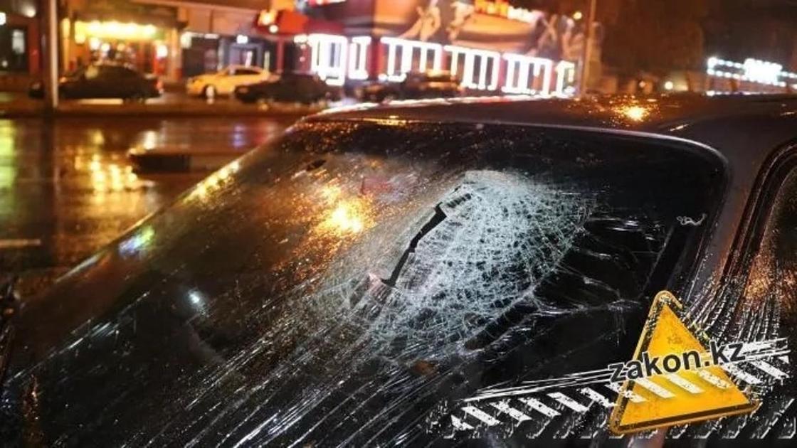 Сразу три аварии произошли на одном перекрестке в Алматы (фото, видео)