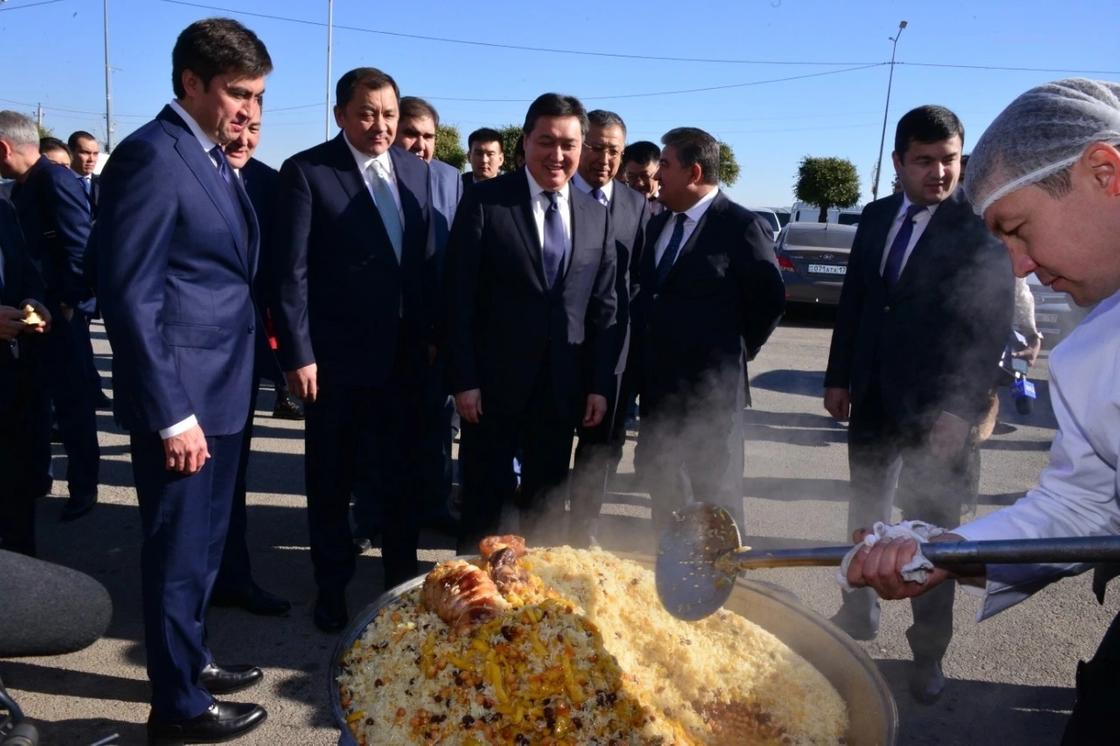 Вице-премьеры Казахстана и Узбекистана подписали 13 важных документов в Шымкенте