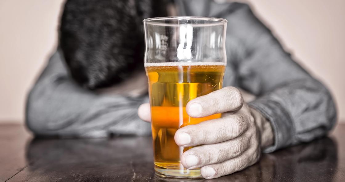 Казахстанцы стали больше пить: продажи алкоголя выросли на треть