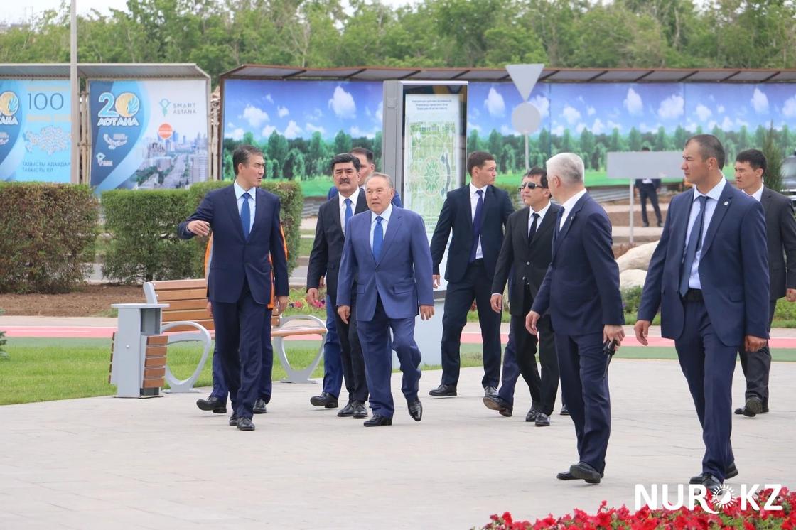 Как Назарбаев публично читал по-казахски на латинице (фото)