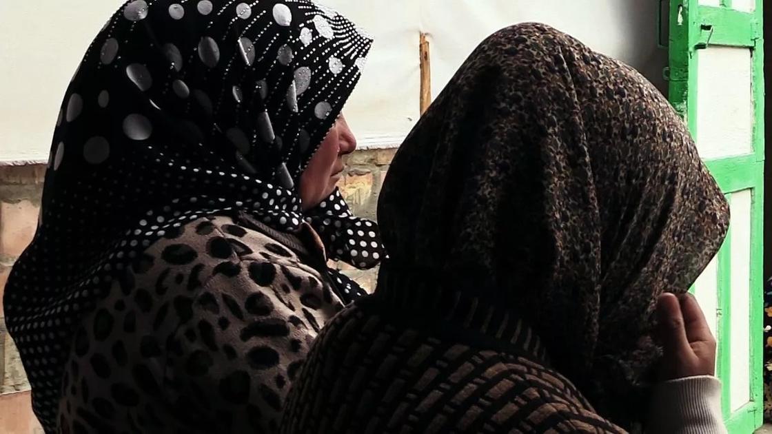 «Разденем догола и снимем на видео»: девушка из села рассказала о пережитом ужасе «Разденем догола и снимем на видео»: девушка из села рассказала о пережитом ужасе