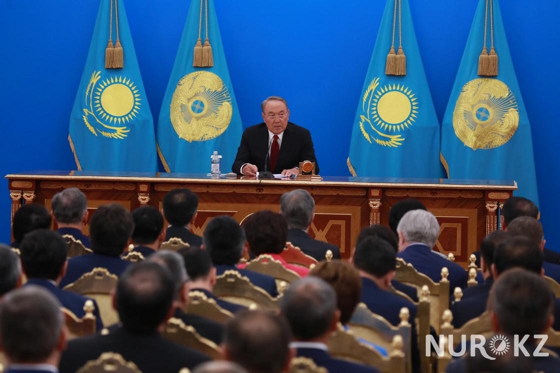 Назарбаев заявил, что каждый полицейский на улице представляет лично его