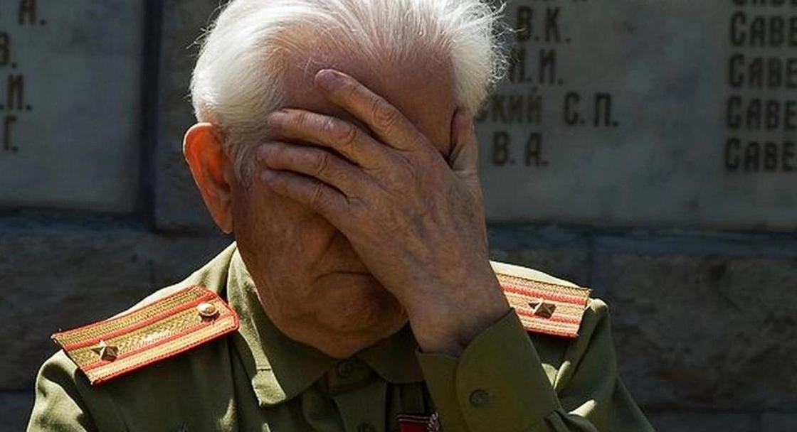 Родные оставили 112-летнего ветерана без документов и жилья в Алматинской области