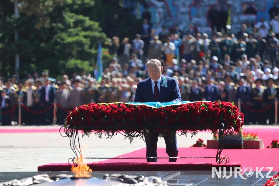 В каждой семье остается кровавый след: Назарбаев поздравил с Днем Победы (фото)