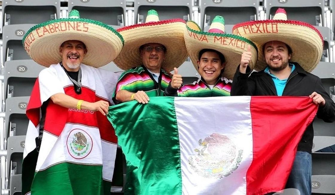 Футбольные фанаты из Мексики поехали на ЧМ в Россию на автобусе