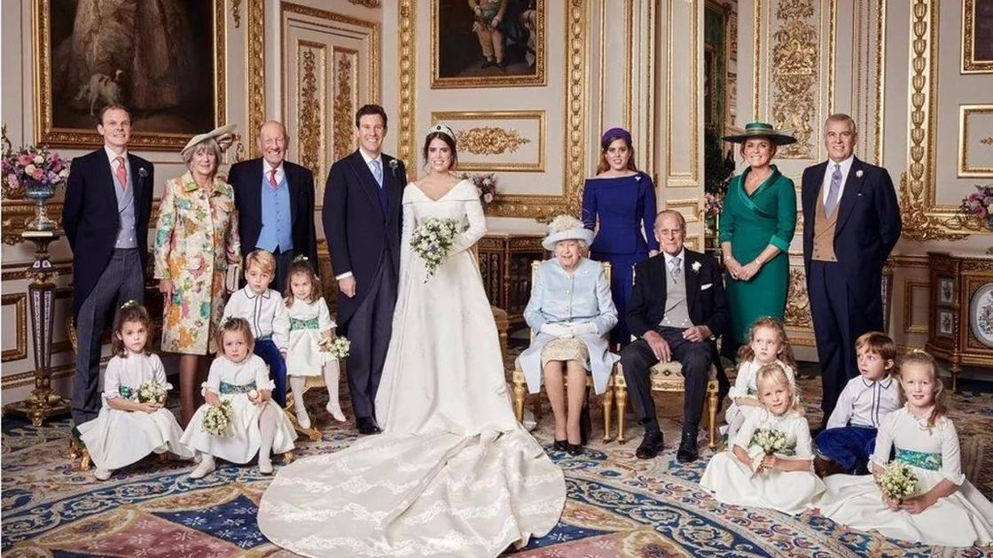 Букингемский дворец показал официальные фото со свадьбы принцессы Евгении