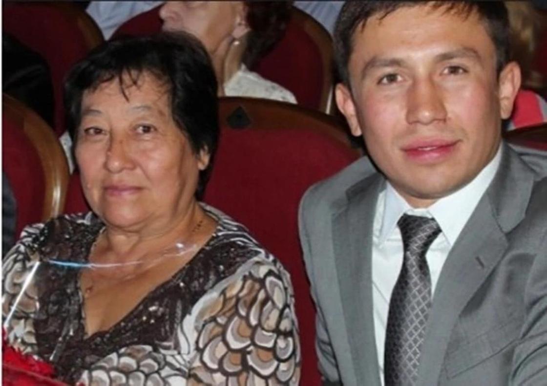 Ее улыбка бесценна: ТОП-9 снимков мам казахстанских звезд