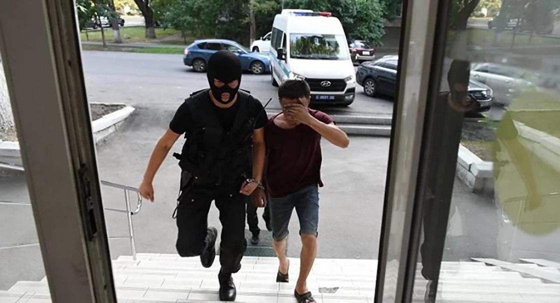 Убийство Дениса Тена: подозреваемым продлили сроки ареста