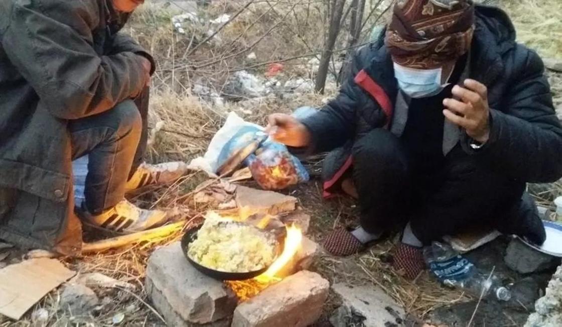 "Обратная сторона роскоши": В элитном районе Шымкента живут бездомные