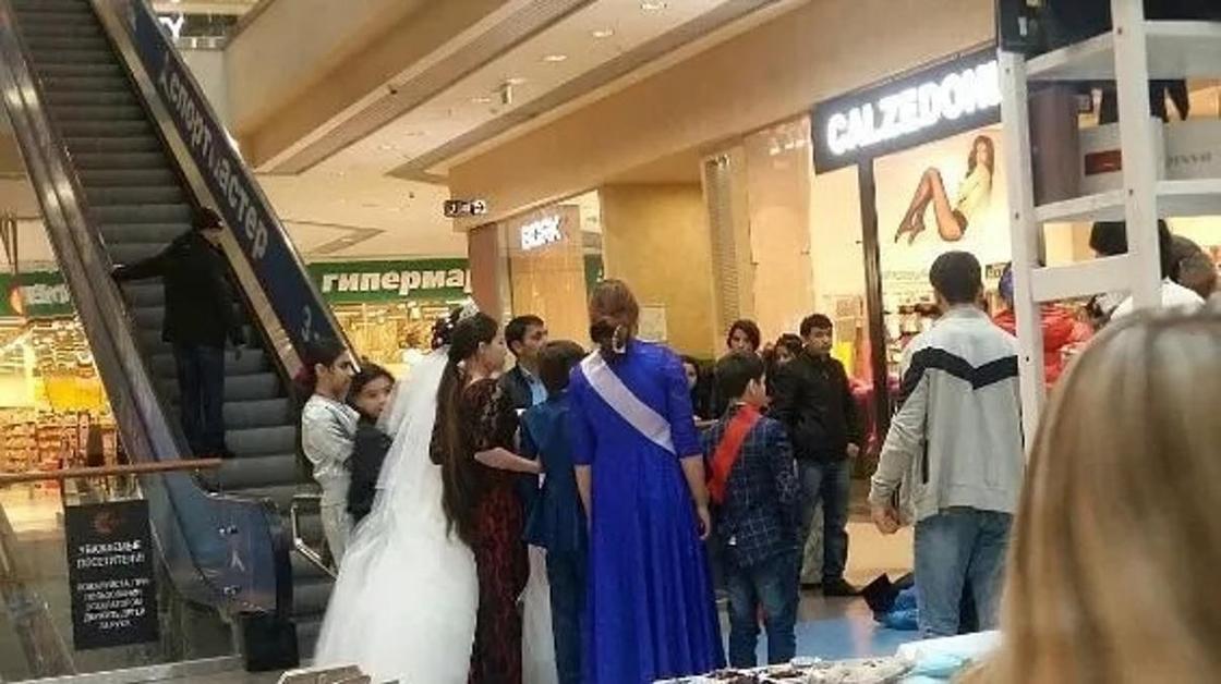 Свадьба 11-летнего мальчика и 14-летней девочки возмутила россиян