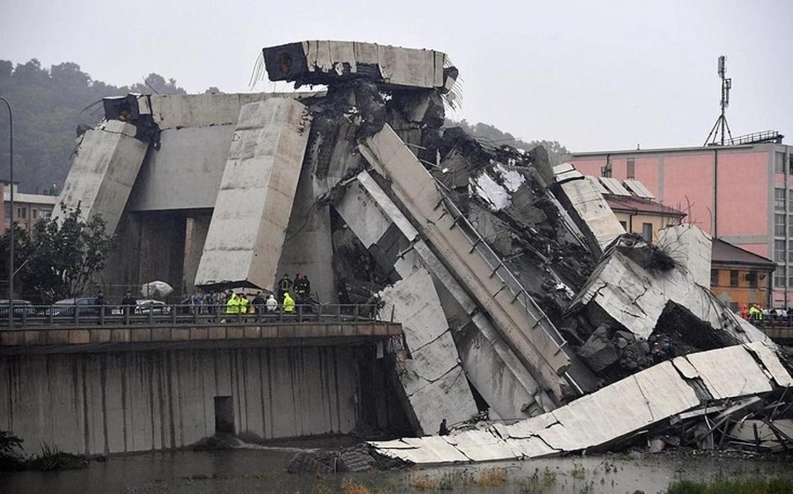 Что творится на месте рухнувшего моста в Италии