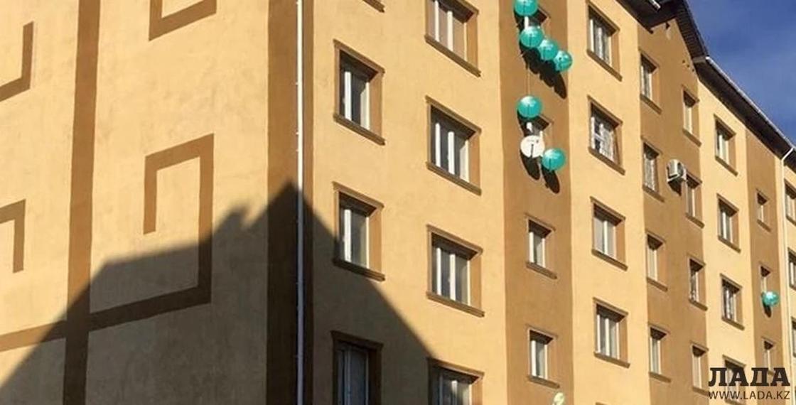 Четырехлетний ребенок упал с пятого этажа в Актау