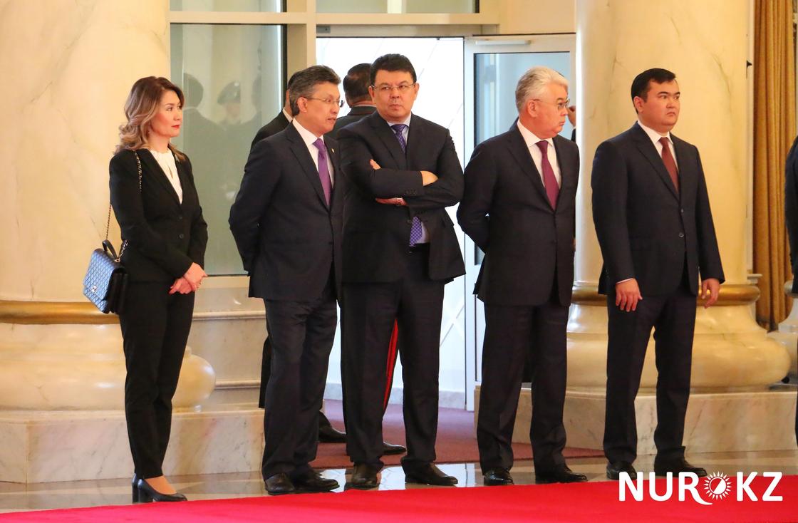"Очень высокий президент": Назарбаев встретил главу Сербии в Акорде (фото)