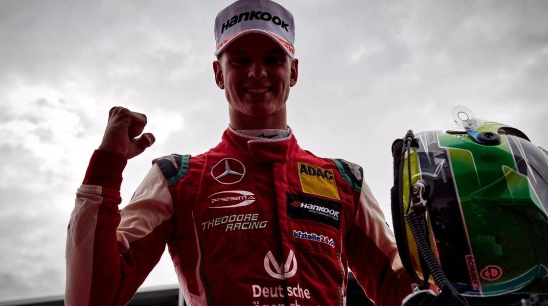 Сын Михаэля Шумахера досрочно стал чемпионом «Формулы-1»