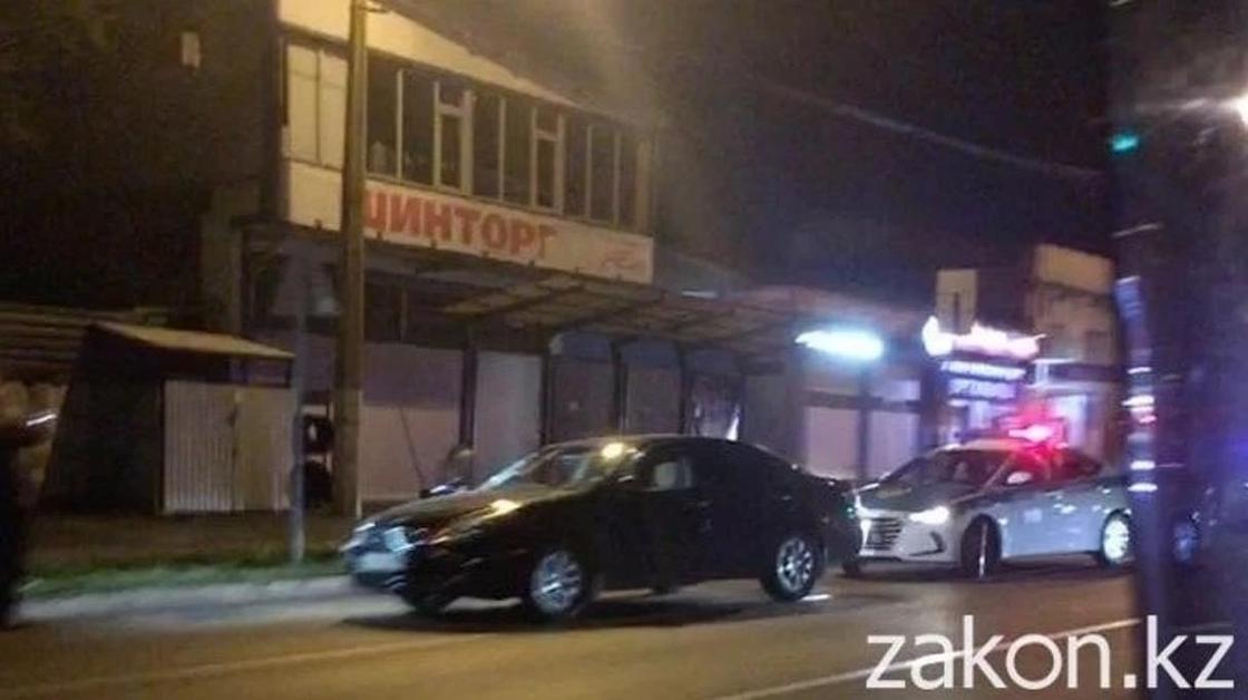 Lexus насмерть сбил пешехода на "зебре" в Алматы