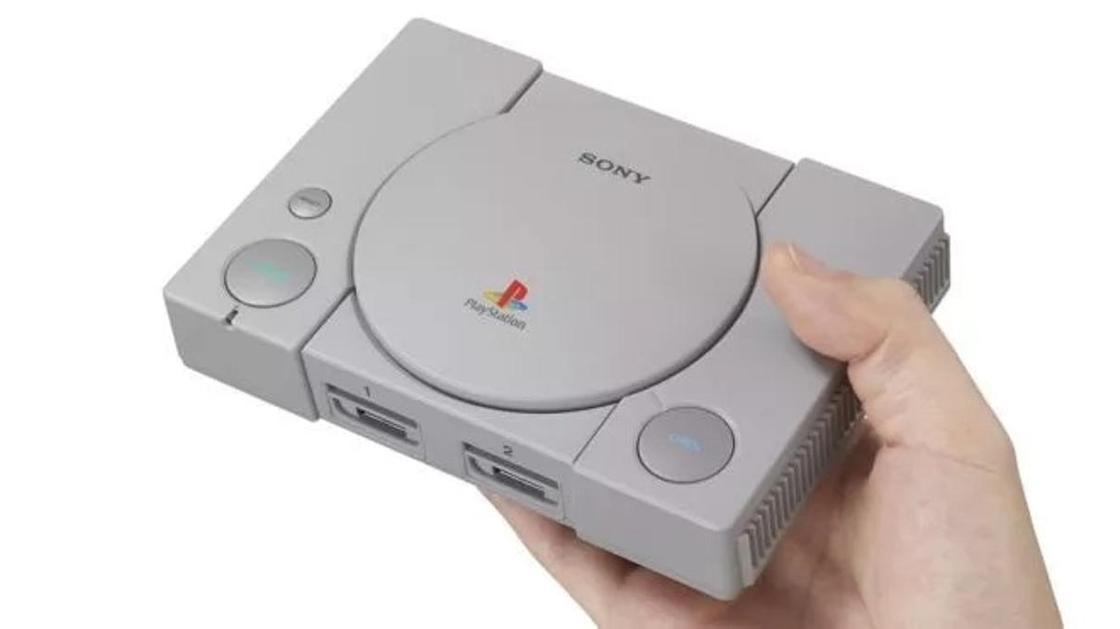 Назад в будущее: Sony представила мини-версию классической приставки PlayStation