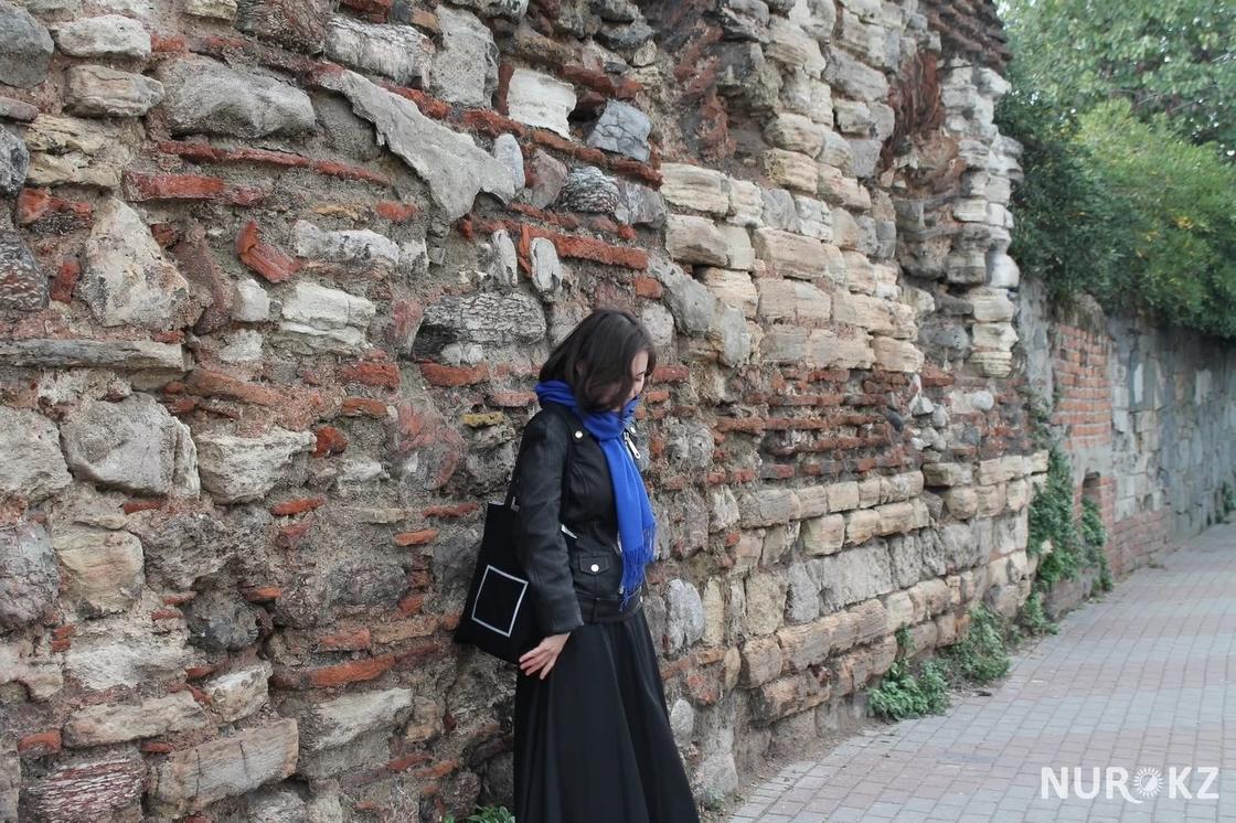 Кызылординка в Стамбуле: 300 турок вернулись в Турцию с казахстанскими женами