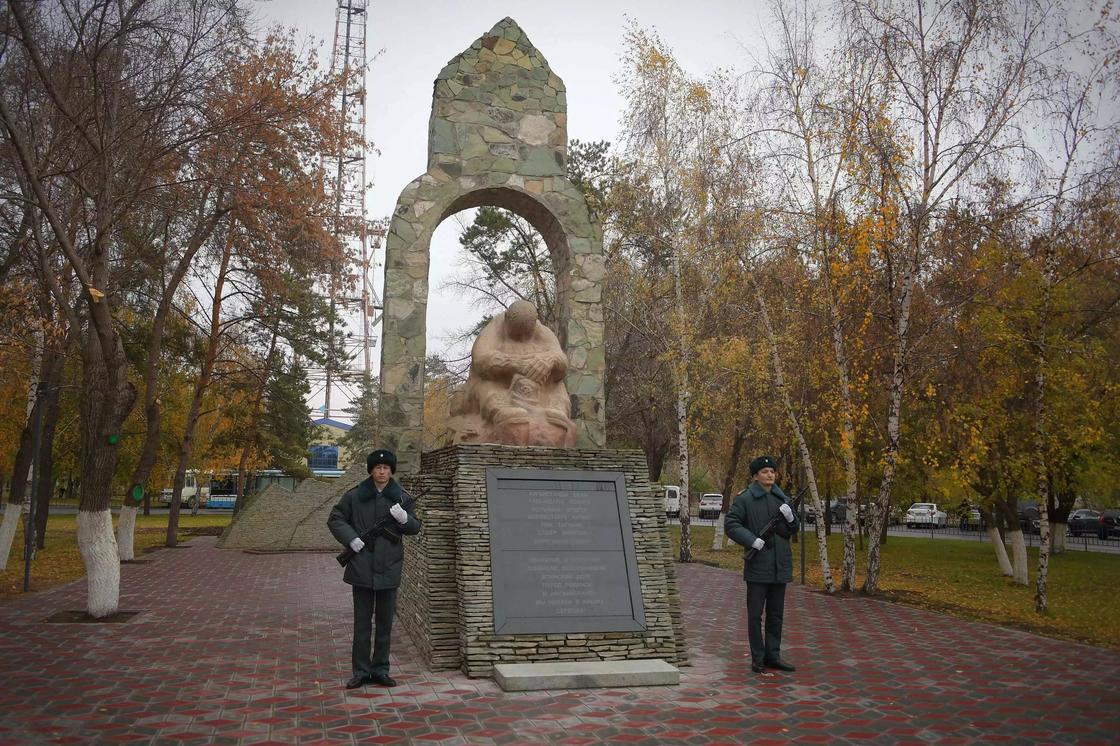 Мемориальный комплекс в память о павших в афганской войне открыли в Павлодаре