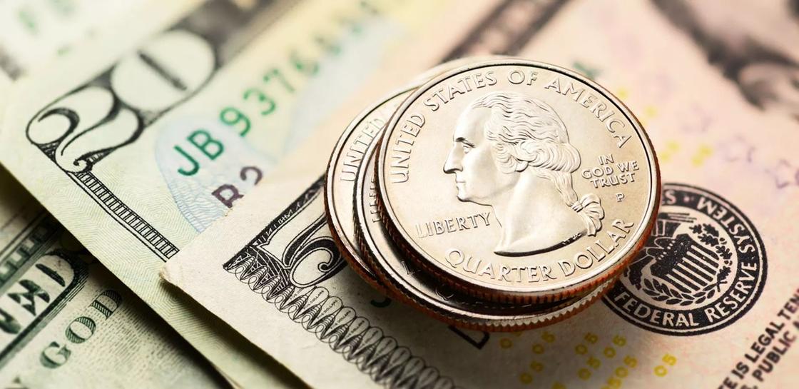 Курс доллара в обменниках вырос до 375 тенге