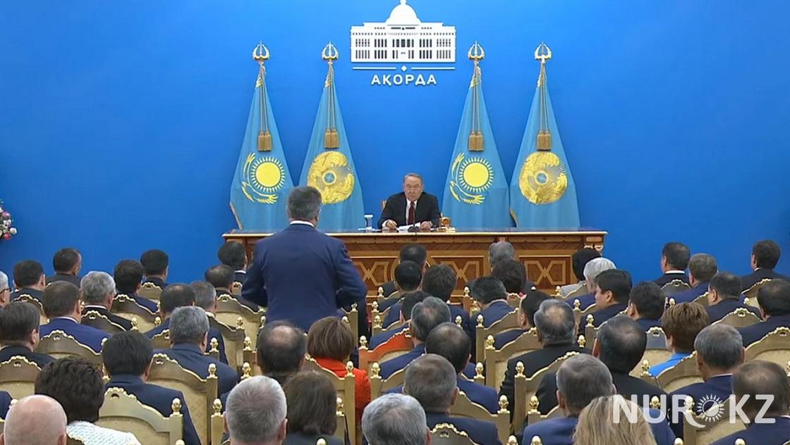 «Вы экономить должны, а вы разбазариваете»: Назарбаев отчитал министра экономики