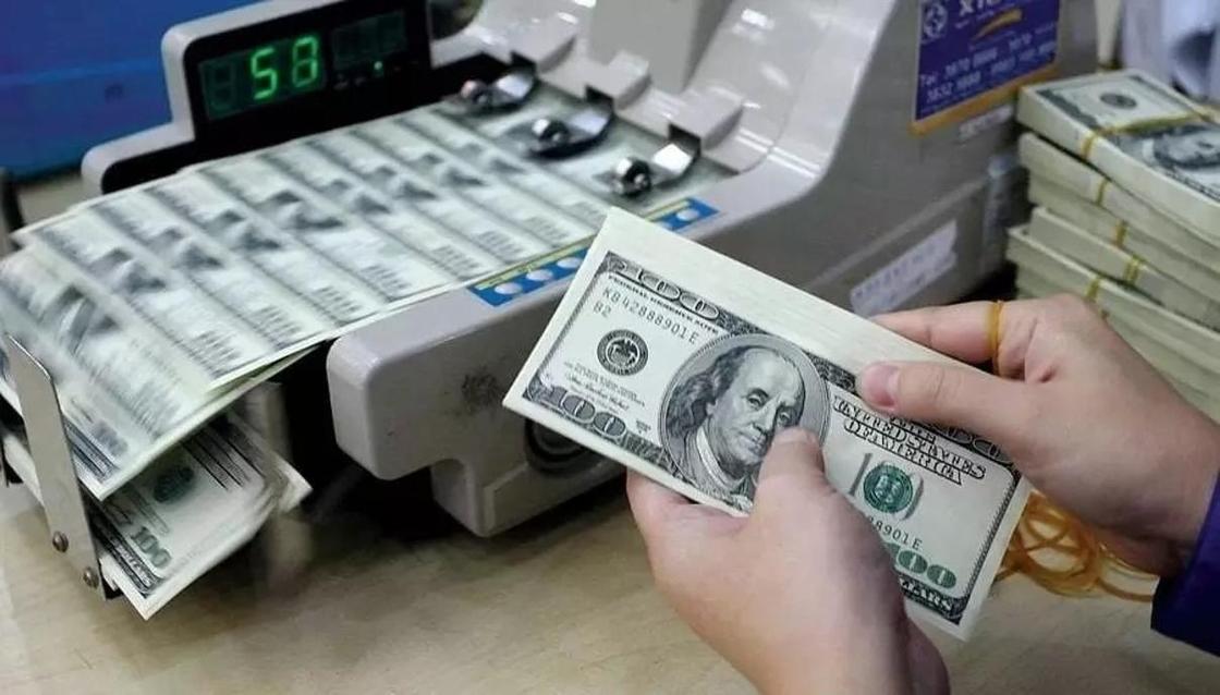 Курс доллара вырос на 9 тенге за неделю Курс доллара вырос на 9 тенге за неделю
