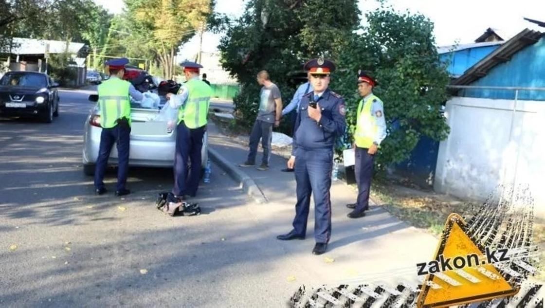 Закладчик синтетических наркотиков задержан в Алматы (видео) Закладчик синтетических наркотиков задержан в Алматы (видео)