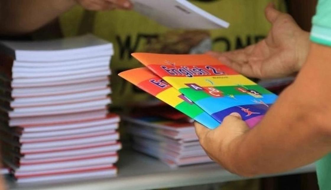 В аренду сдают учебники в одной из сельских школ в Туркестанской области В аренду сдают учебники в одной из сельских школ в Туркестанской области