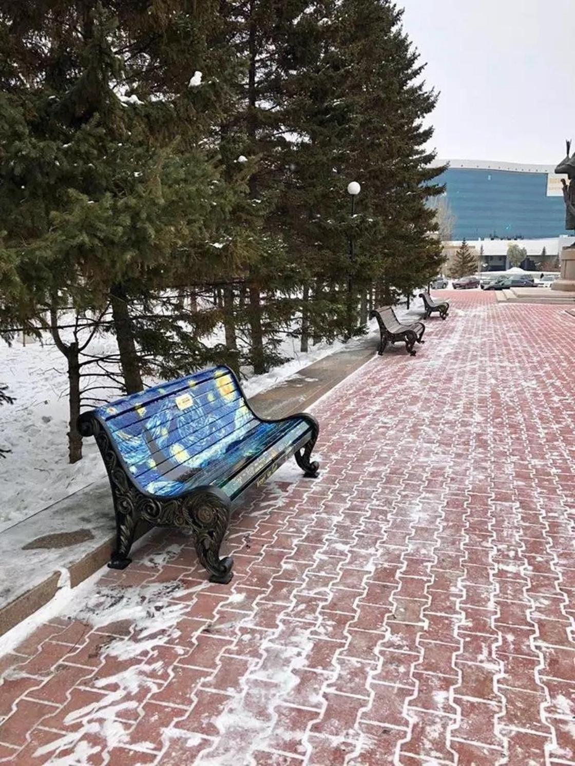 В Астане появилась скамейка, которая исполняет желания (фото)
