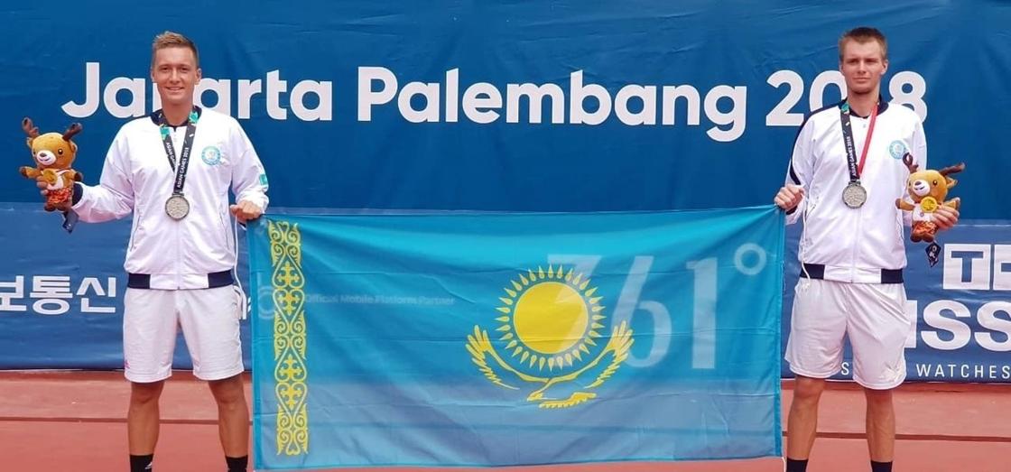Казахстанские теннисисты завоевали "серебро" на Азиаде