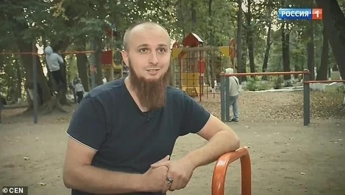 Товарищ Сухов и три его жены: россиянин завел гарем и прославился на весь мир Товарищ Сухов и три его жены: россиянин завел гарем и прославился на весь мир