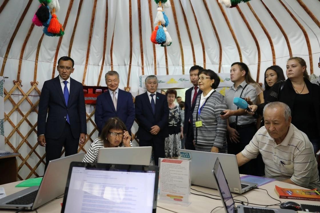 Первый заместитель Председателя партии «Нұр Отан» оценил современнейший coworcing-центр в ВКО