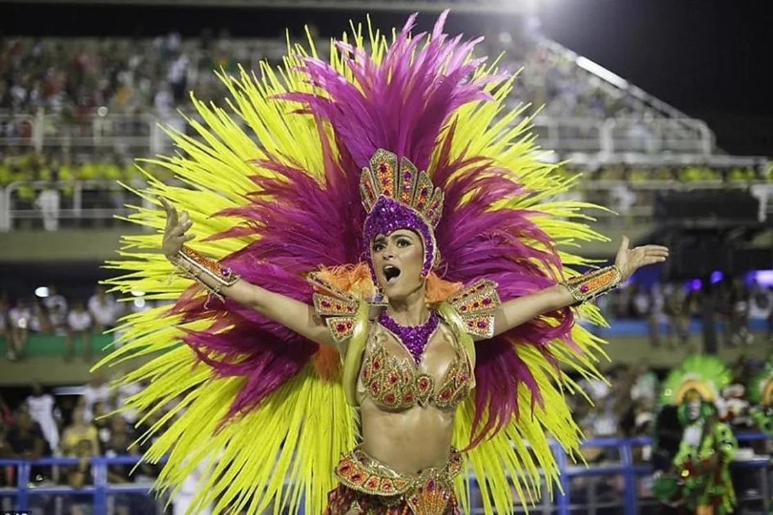 Секс, перья и блестки: Карнавал в Рио-де-Жанейро