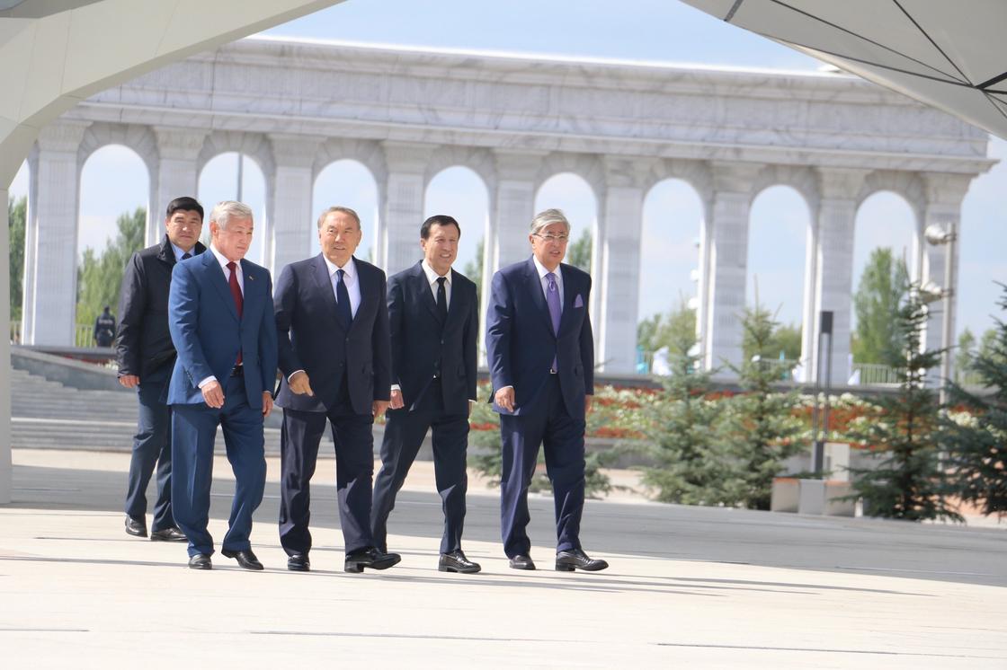 Сенатор Назарбаева и олигарх Машкевич пришли на открытие Стены мира в Астане (фото)