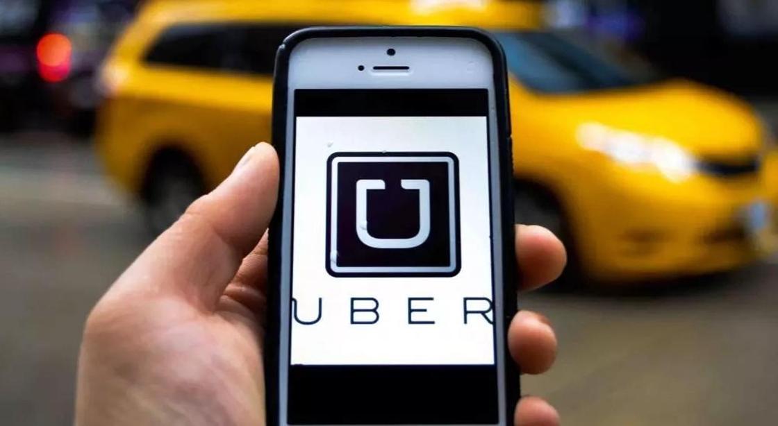 Водителей такси InDriver, Uber и Яндекс выведут из тени в Казахстане