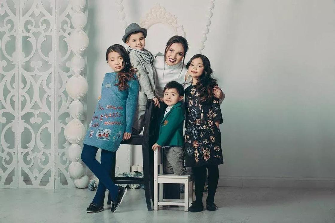 Кайрат нуртас фото с женой и детьми фото